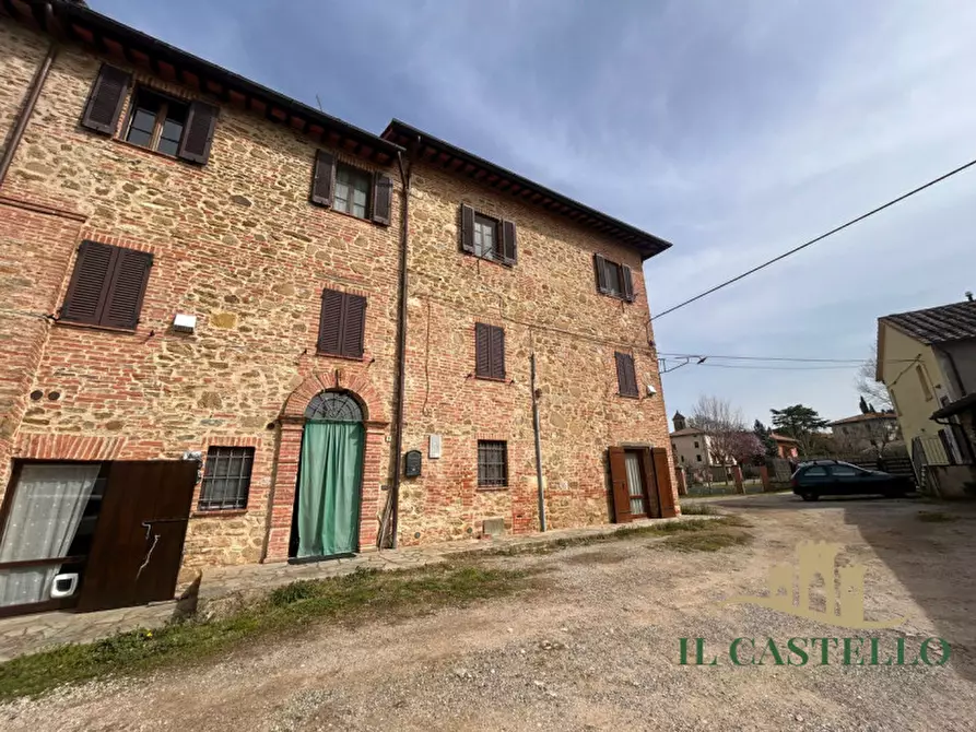 Immagine 18 di Appartamento in vendita  a Castiglione Del Lago