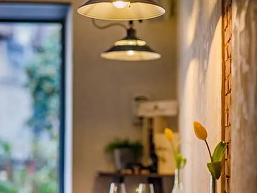 Immagine 1 di Negozio in vendita  a Andria