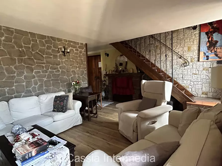 Immagine 20 di Appartamento in vendita  in Via Geribaldi 36 a Nepi