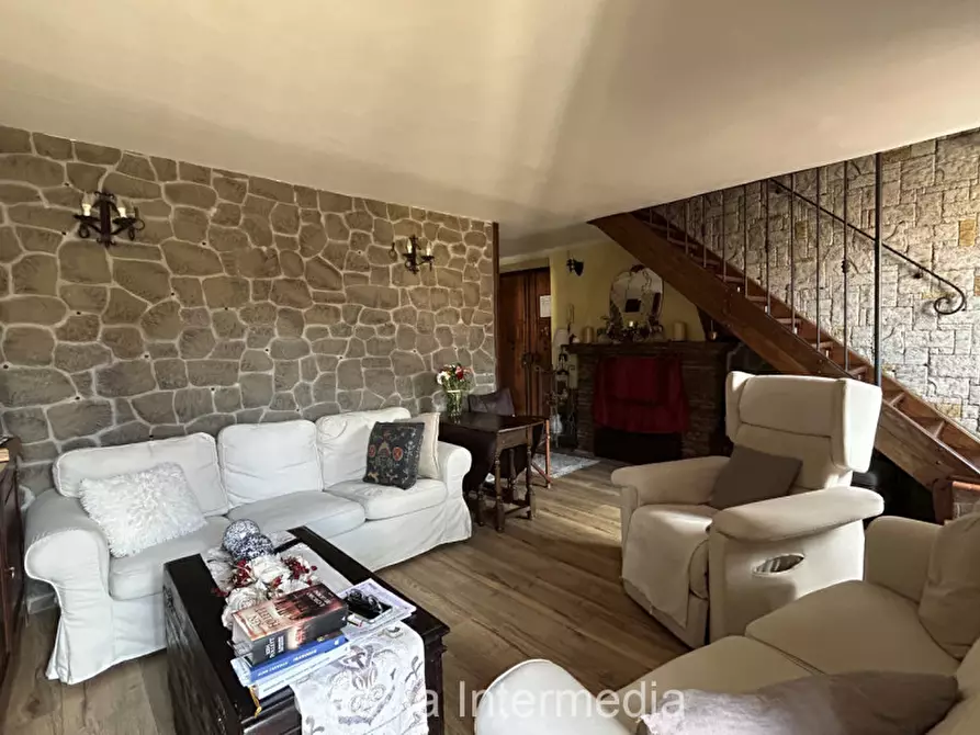 Immagine 21 di Appartamento in vendita  in Via Geribaldi 36 a Nepi