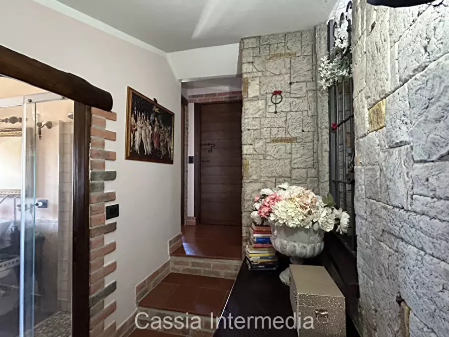 Immagine 34 di Appartamento in vendita  in Via Geribaldi 36 a Nepi