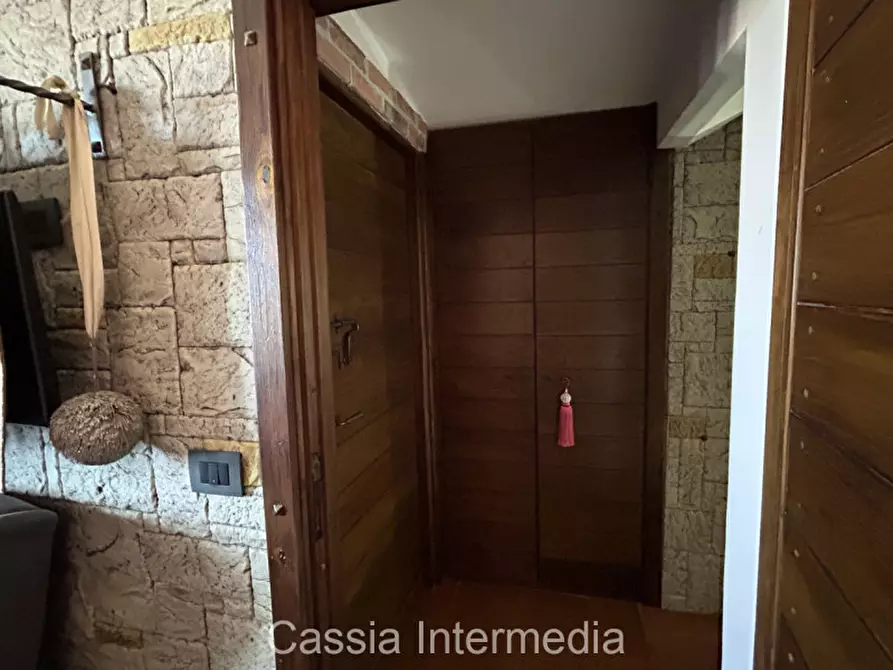 Immagine 43 di Appartamento in vendita  in Via Geribaldi 36 a Nepi