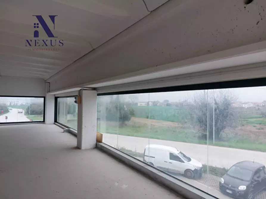 Immagine 15 di Capannone industriale in affitto  in Via della Pace a Cartoceto