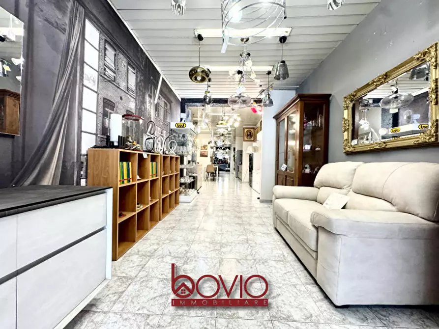 Immagine 17 di Negozio in vendita  in Corso Regina Margherita 166 a Torino