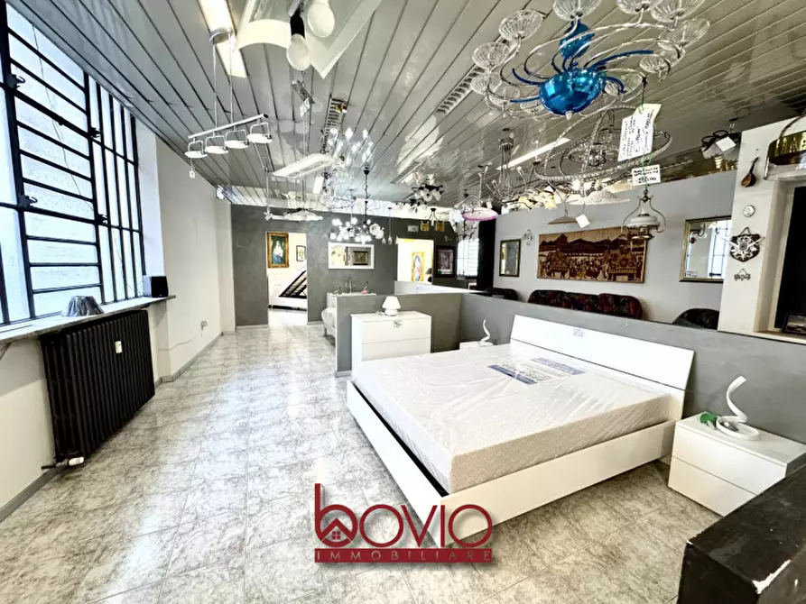 Immagine 30 di Negozio in vendita  in Corso Regina Margherita 166 a Torino