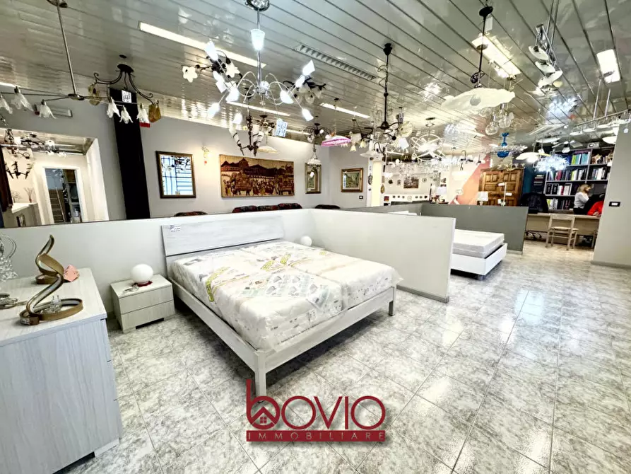 Immagine 37 di Negozio in vendita  in Corso Regina Margherita 166 a Torino