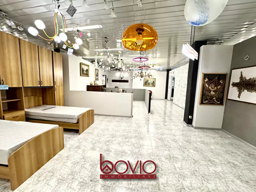 Immagine 84 di Negozio in vendita  in Corso Regina Margherita 166 a Torino