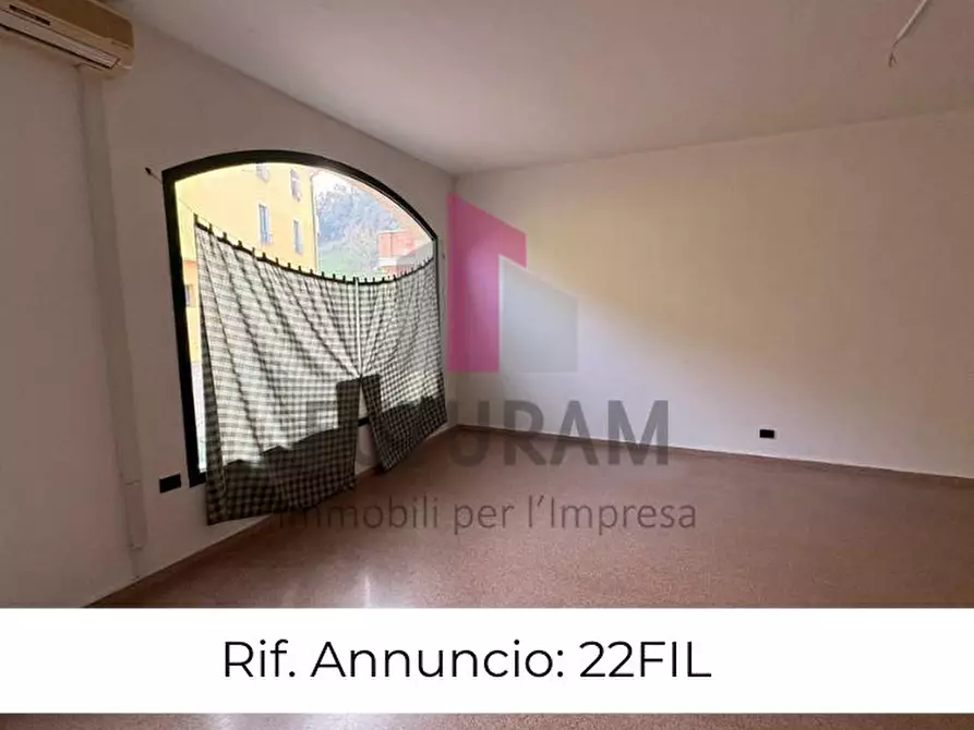 Immagine 1 di Negozio in affitto  a Isola Vicentina