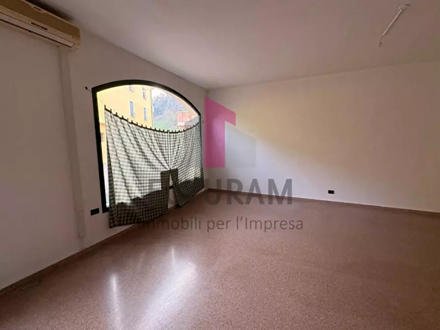 Immagine 3 di Negozio in affitto  a Isola Vicentina