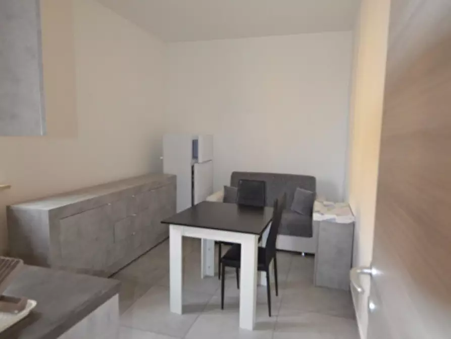 Immagine 3 di Appartamento in affitto  a Pavia