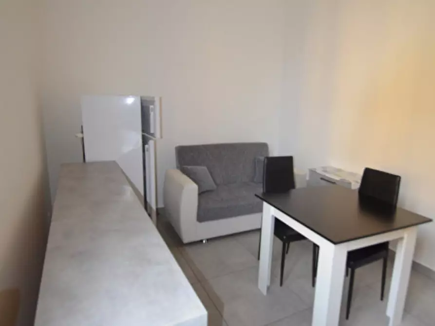 Immagine 4 di Appartamento in affitto  a Pavia