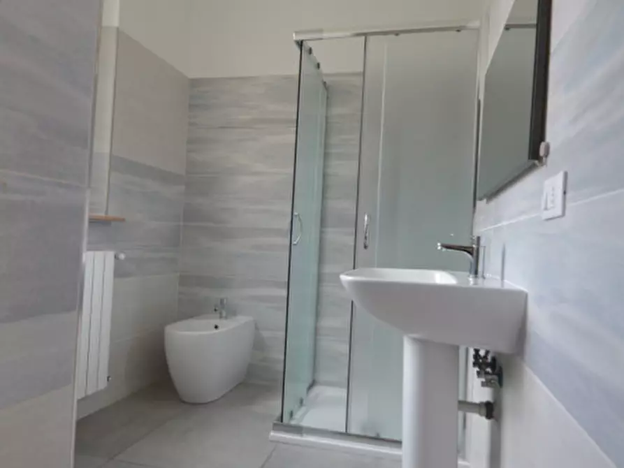 Immagine 15 di Appartamento in affitto  a Pavia