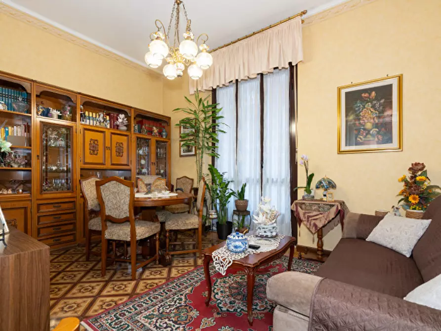 Immagine 10 di Appartamento in vendita  in Via Cesare Balbo 3 a Torino