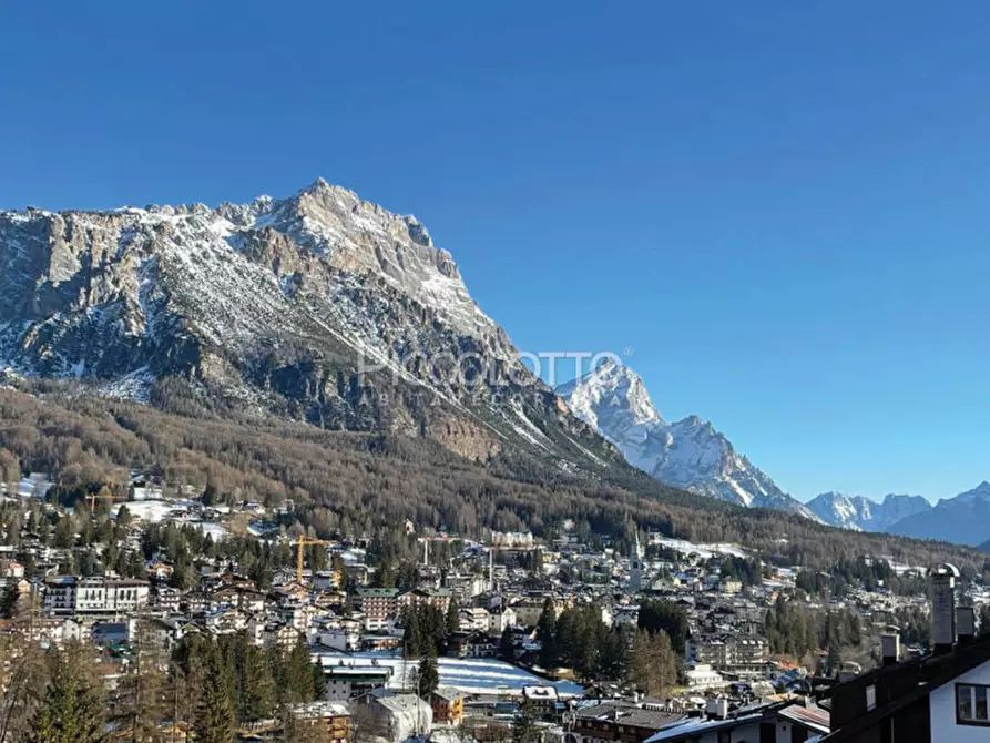 Immagine 4 di Appartamento in vendita  in Località Ronco a Cortina D'ampezzo