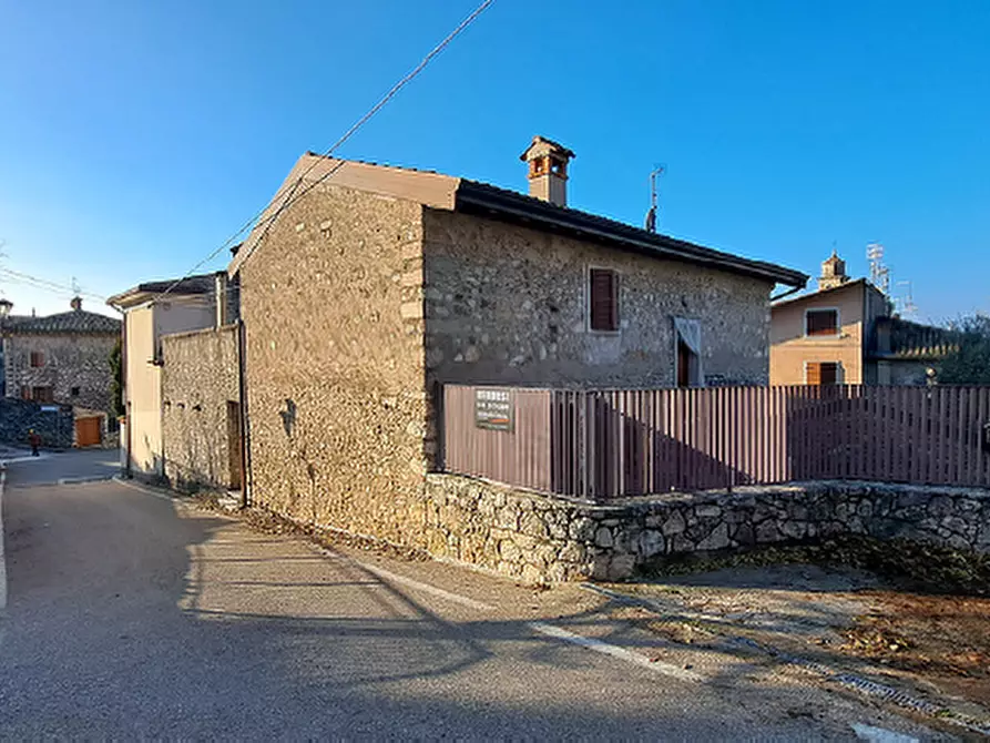 Immagine 1 di Casa indipendente in vendita  in Via Corobbi 41 a Torri Del Benaco