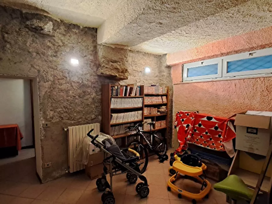 Immagine 8 di Casa indipendente in vendita  in Via Corobbi 41 a Torri Del Benaco