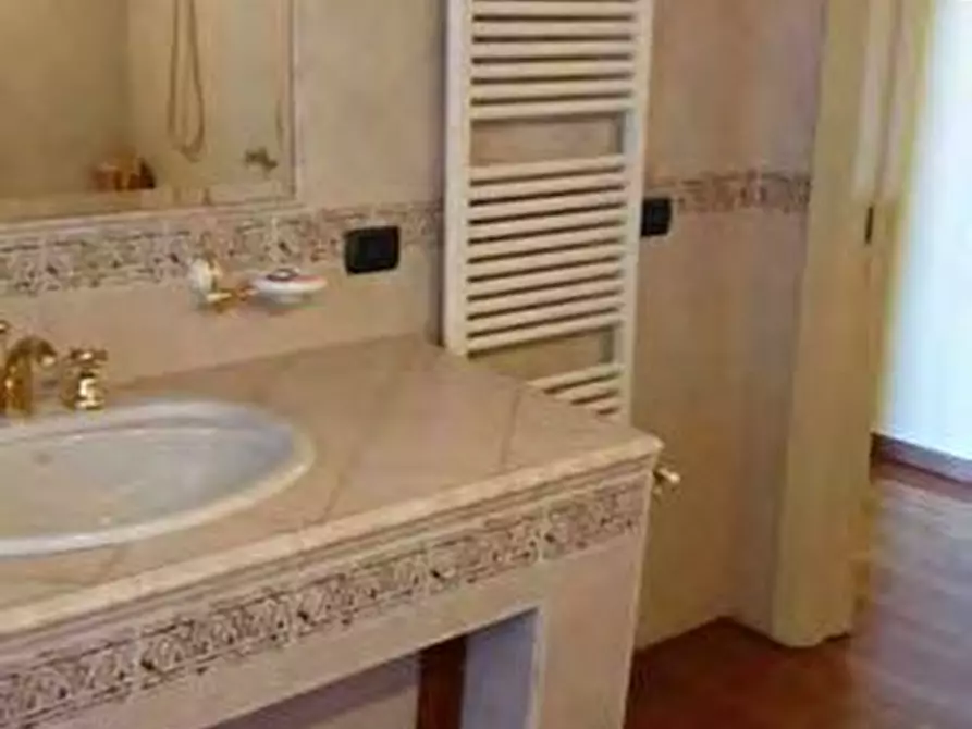 Immagine 17 di Villa in vendita  in Via Giacomo Leopardi 7, Asola a Asola