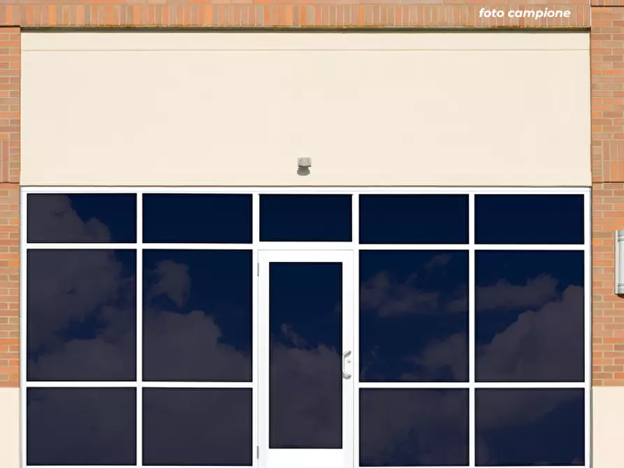 Immagine 2 di Negozio in affitto  a Costabissara