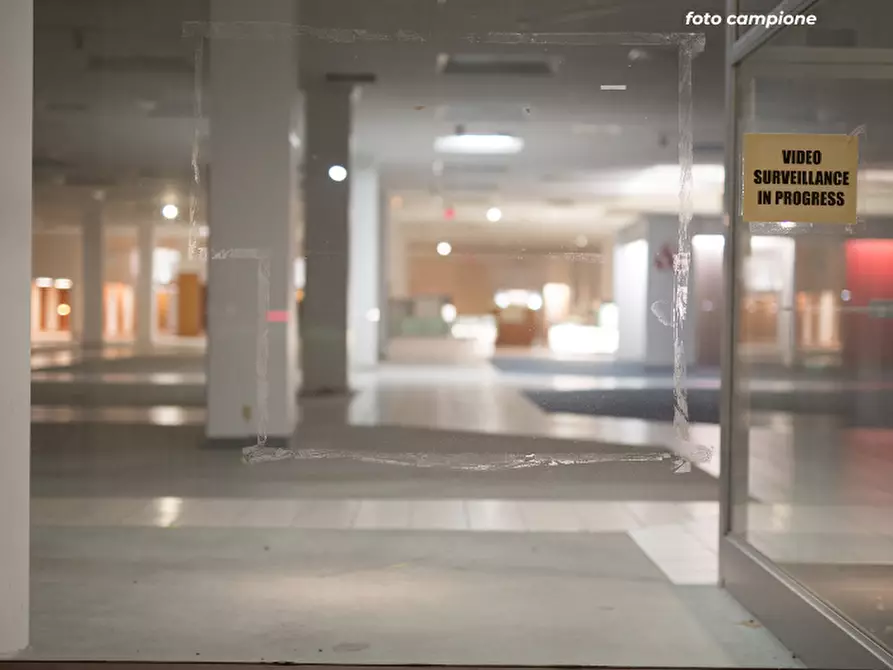 Immagine 3 di Negozio in affitto  a Costabissara