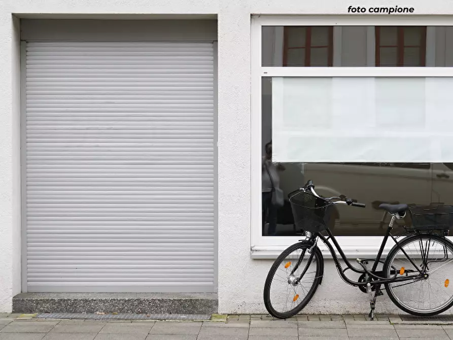 Immagine 8 di Negozio in affitto  a Costabissara