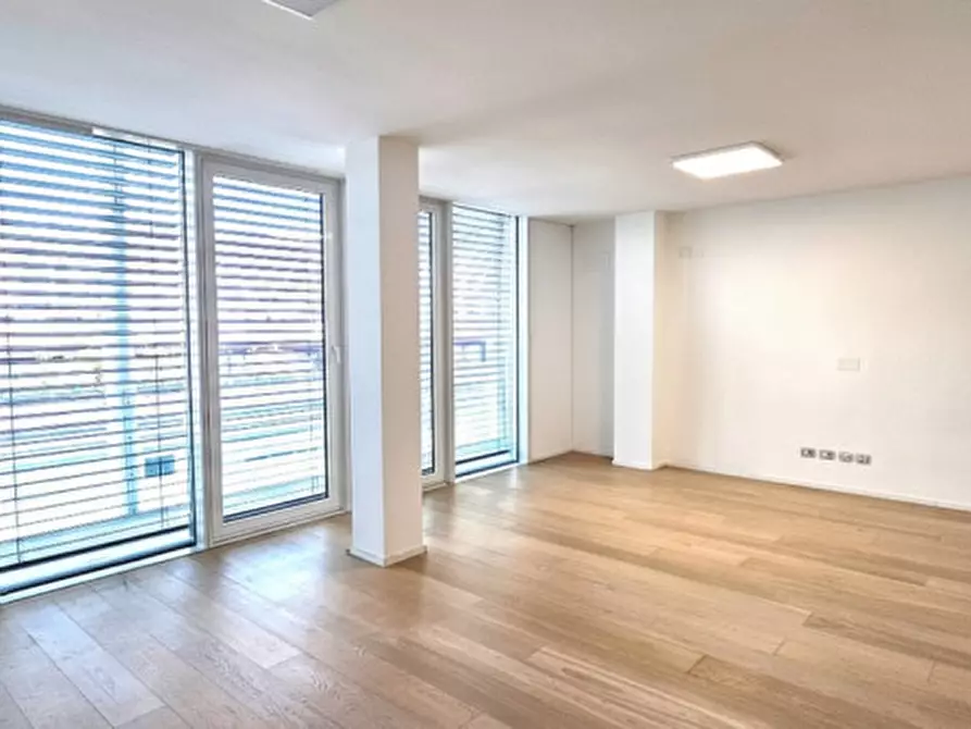 Immagine 1 di Appartamento in vendita  in Largo Europa a Padova