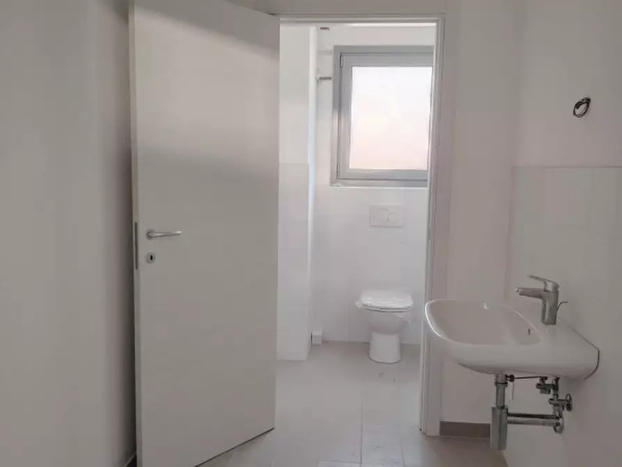 Immagine 9 di Capannone industriale in affitto  in via delle industrie a Mussolente