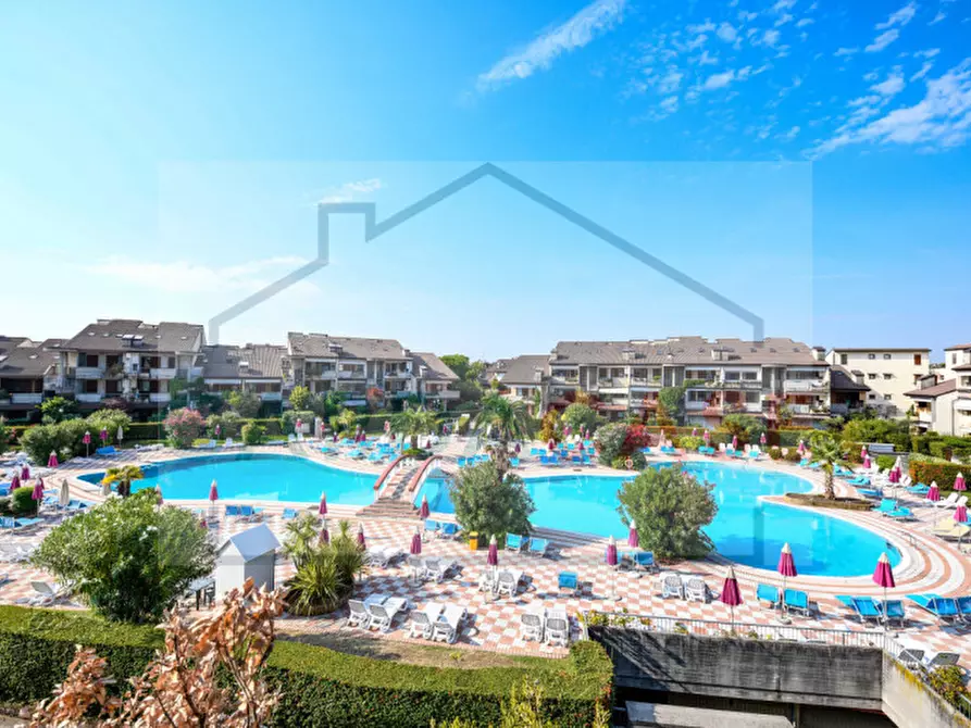 Immagine 1 di Appartamento in vendita  in Via Giulio Cesare a Desenzano Del Garda