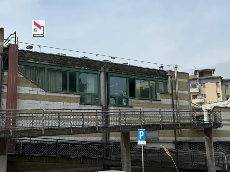 Immagine 6 di Negozio in vendita  in Via dei Gerani a Senigallia