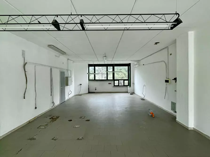 Immagine 7 di Negozio in vendita  in Via dei Gerani a Senigallia