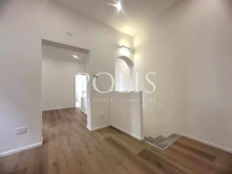 Immagine 6 di Appartamento in vendita  in VIA TORNO a Como