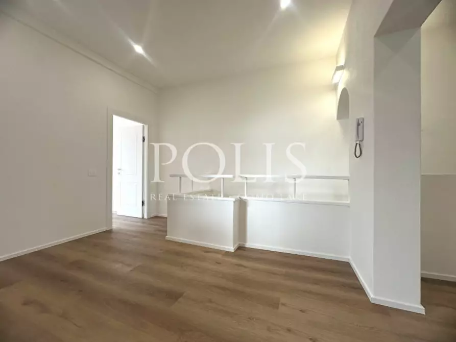 Immagine 7 di Appartamento in vendita  in VIA TORNO a Como