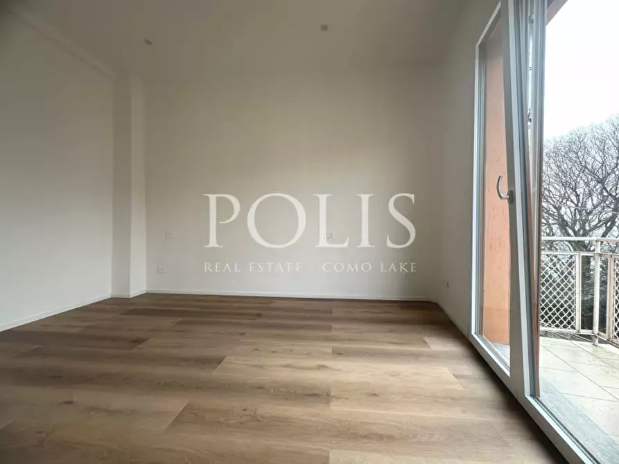 Immagine 8 di Appartamento in vendita  in VIA TORNO a Como