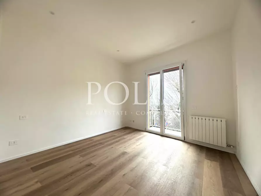 Immagine 9 di Appartamento in vendita  in VIA TORNO a Como