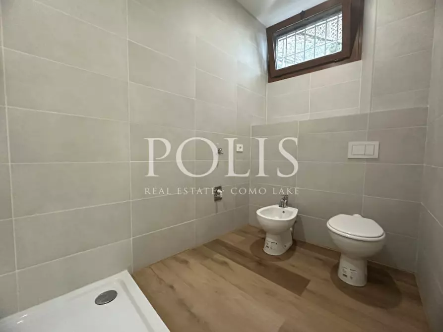 Immagine 14 di Appartamento in vendita  in VIA TORNO a Como