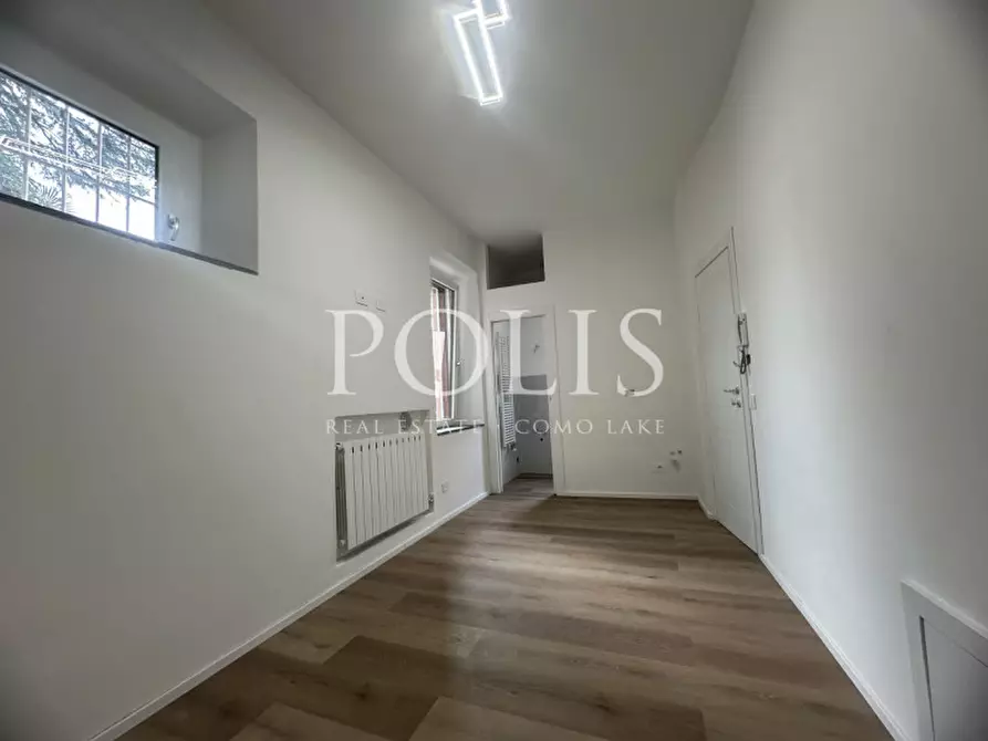 Immagine 16 di Appartamento in vendita  in VIA TORNO a Como