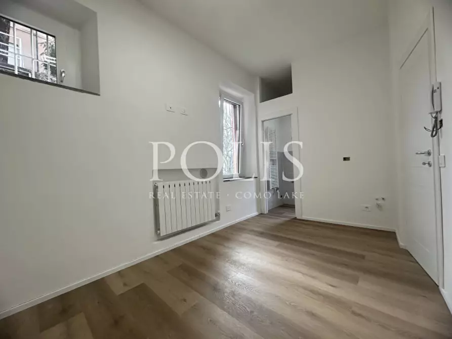 Immagine 17 di Appartamento in vendita  in VIA TORNO a Como