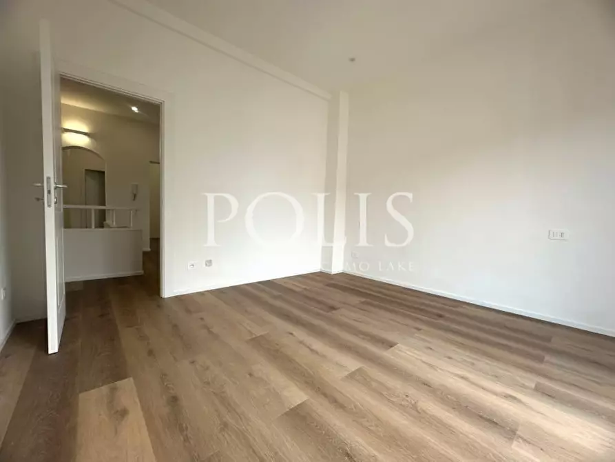 Immagine 19 di Appartamento in vendita  in VIA TORNO a Como