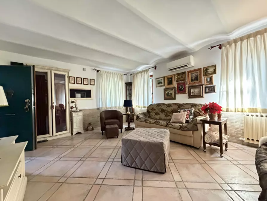 Immagine 3 di Casa bifamiliare in vendita  a Senigallia