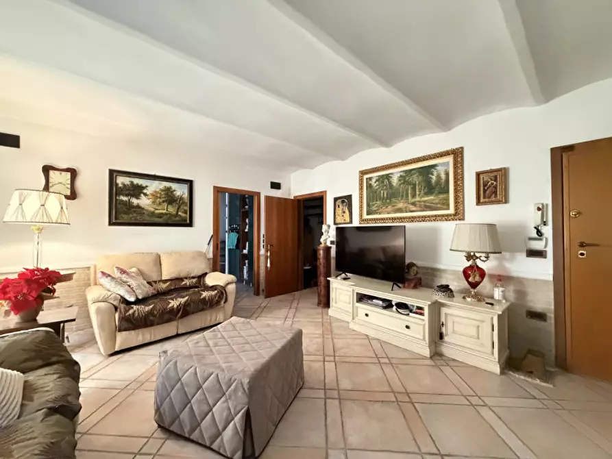Immagine 5 di Casa bifamiliare in vendita  a Senigallia