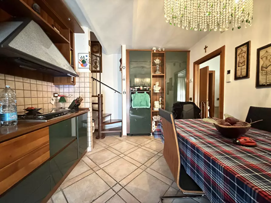 Immagine 10 di Casa bifamiliare in vendita  a Senigallia