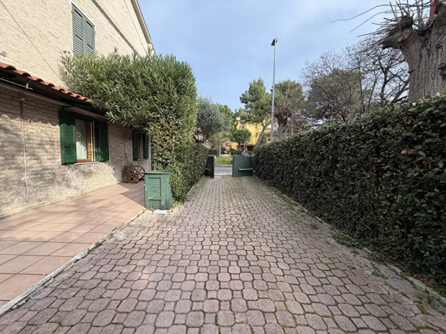 Immagine 65 di Casa bifamiliare in vendita  a Senigallia