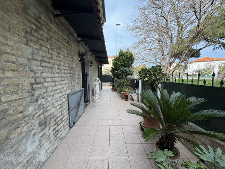 Immagine 75 di Casa bifamiliare in vendita  a Senigallia