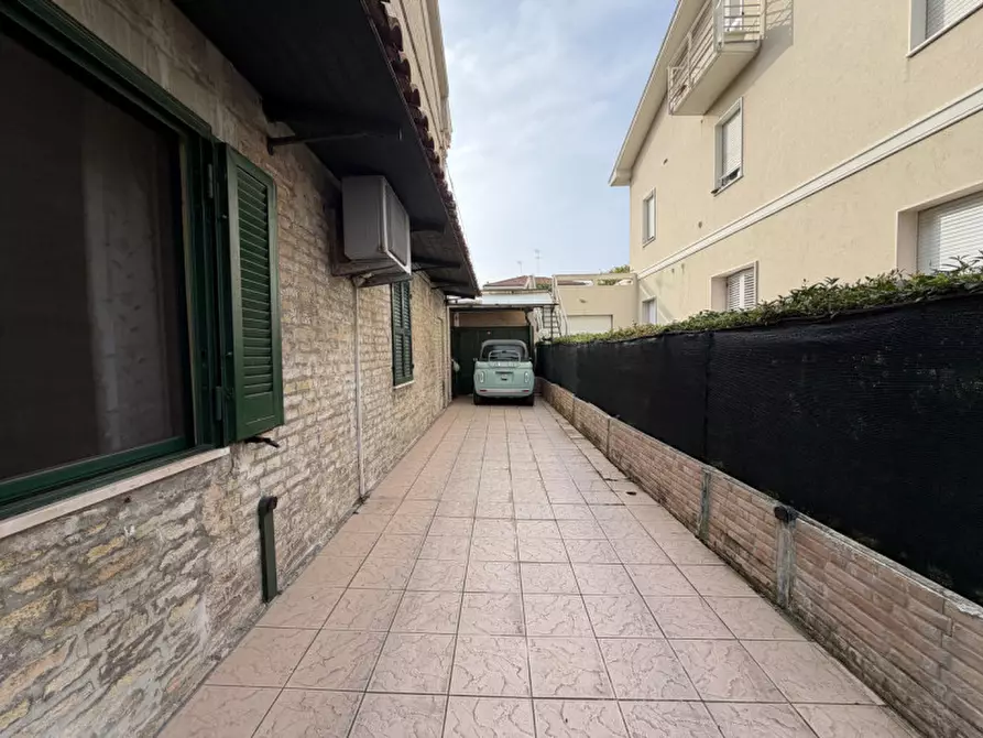 Immagine 76 di Casa bifamiliare in vendita  a Senigallia
