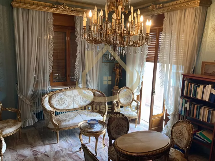 Immagine 11 di Villa in affitto  a Vigevano