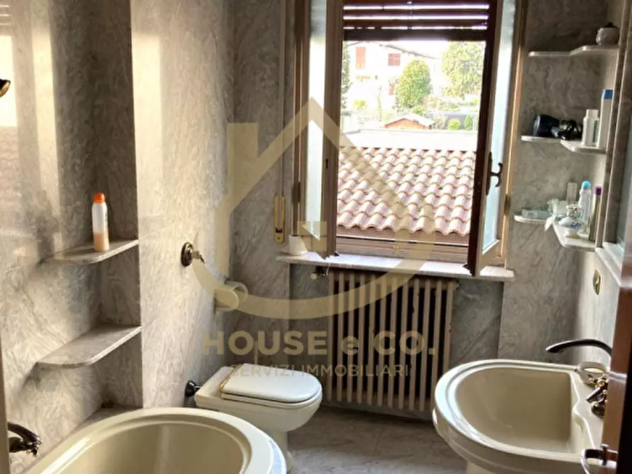 Immagine 13 di Villa in affitto  a Vigevano