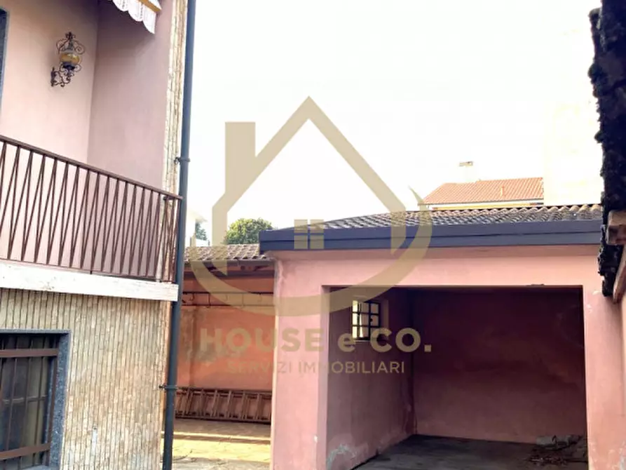 Immagine 15 di Villa in affitto  a Vigevano