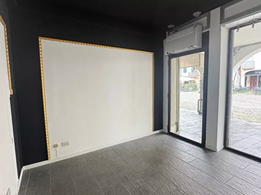 Immagine 3 di Negozio in affitto  in via matteotti a Este