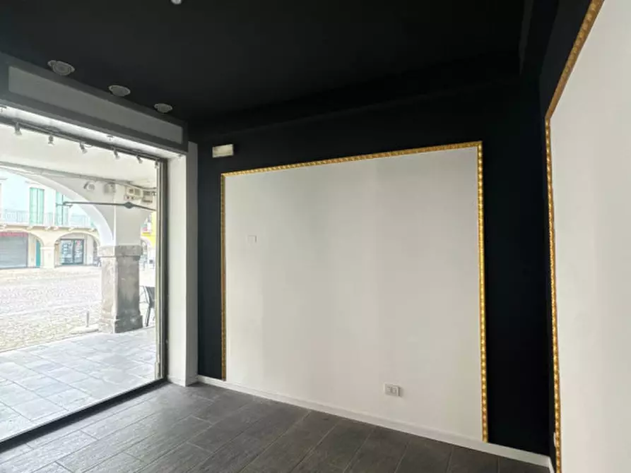 Immagine 4 di Negozio in affitto  in via matteotti a Este