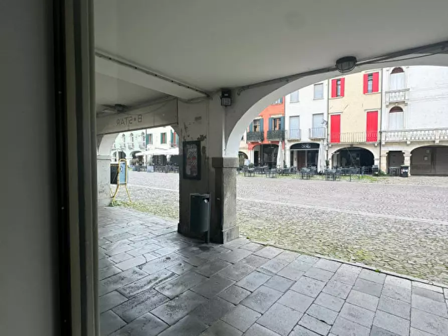 Immagine 8 di Negozio in affitto  in via matteotti a Este
