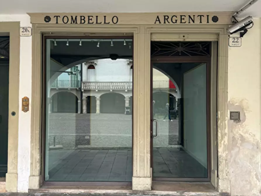 Immagine 10 di Negozio in affitto  in via matteotti a Este